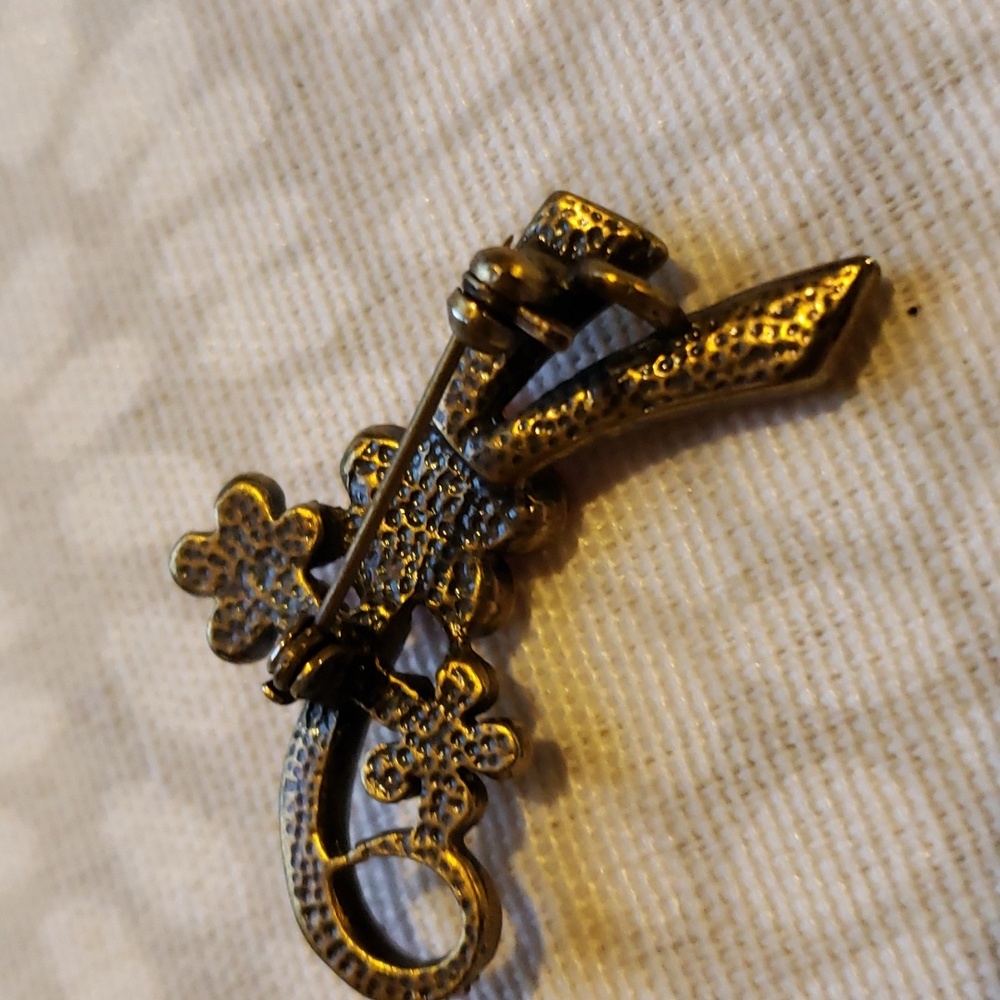 Pink Rhinestone Floral Brooch Pin - Picture 2 of 4